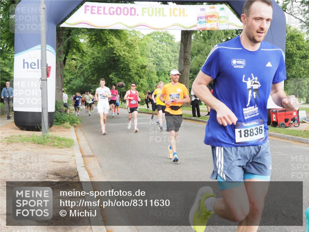 29.06.2025 - hella hamburg halbmarathon MichiJ http://msf.ph/oto/8311630 29.06.2025 10:36:05 Zwischen KM18-KM19 2442, 4377, 5915, 6081, 6836, 8916, 9213, 10480, 11519, 12534, 13007, 13948, 15894, 18836, 18923, 19181 meine-sportfotos.de