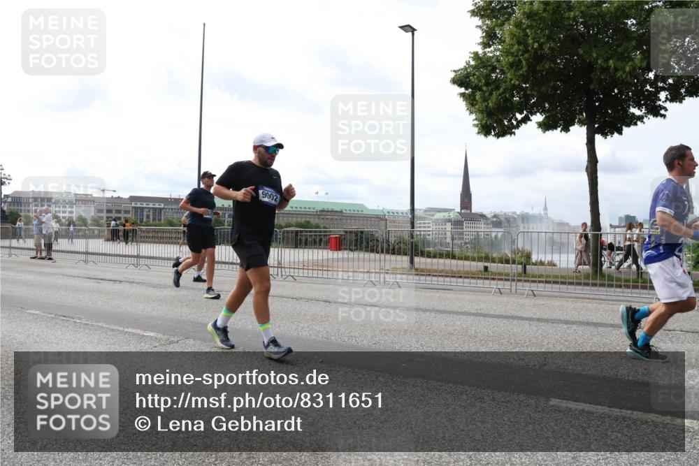 29.06.2025 - hella hamburg halbmarathon Lena Gebhardt http://msf.ph/oto/8311651 29.06.2025 10:22:02 Lombardsbrücke 9002, 1003, 1072, 1158, 1191, 1250, 1294, 1419, 1668, 1958, 1963, 2009, 2022, 2063, 2172, 2315, 2353, 2514, 2529, 2744, 3050, 3172, 3458, 3606, 3768, 3995, 4046, 4113, 4114, 4289, 4366, 4375, 4376, 4829, 4970, 5122, 5641, 5759, 5957, 6086, 6307, 6475, 6676, 6805, 6881, 6977, 7075, 7162, 7612, 7672, 8286, 8431, 8715, 8860, 8884, 8896, 8954, 8959, 9002, 9062, 9369, 9483 meine-sportfotos.de