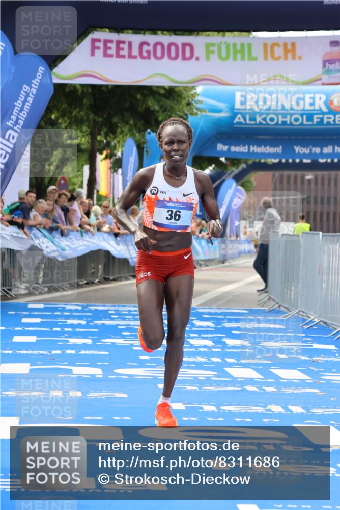 29.06.2025 - hella hamburg halbmarathon Strokosch-Dieckow http://msf.ph/oto/8311686 29.06.2025 10:11:55 Ziel 36 meine-sportfotos.de