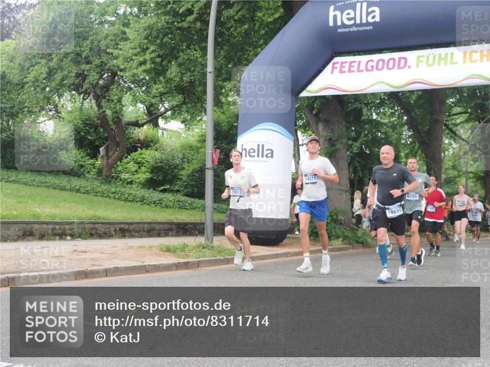29.06.2025 - hella hamburg halbmarathon KatJ http://msf.ph/oto/8311714 29.06.2025 10:44:48 Zwischen KM18-KM19 1611, 2236, 6595, 7082 meine-sportfotos.de