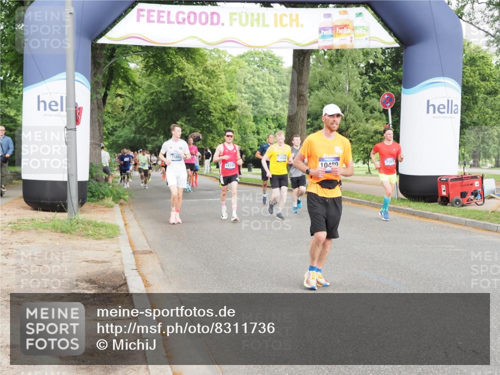 29.06.2025 - hella hamburg halbmarathon MichiJ http://msf.ph/oto/8311736 29.06.2025 10:36:06 Zwischen KM18-KM19 2442, 4377, 6081, 6836, 7367, 8216, 8916, 9213, 10480, 11519, 12534, 13007, 13450, 13948, 15894, 18836, 18923, 19181 meine-sportfotos.de