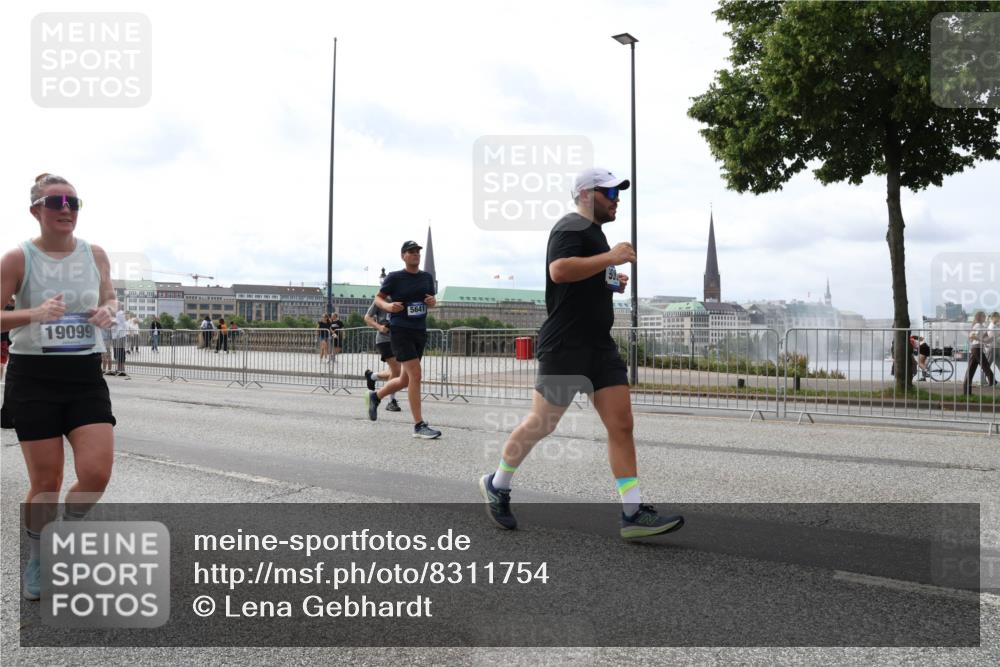 29.06.2025 - hella hamburg halbmarathon Lena Gebhardt http://msf.ph/oto/8311754 29.06.2025 10:22:02 Lombardsbrücke 19099, 5641, 1003, 1072, 1158, 1191, 1250, 1294, 1419, 1668, 1958, 1963, 2009, 2022, 2063, 2172, 2315, 2353, 2514, 2529, 2744, 3050, 3172, 3458, 3606, 3768, 3995, 4046, 4113, 4114, 4289, 4366, 4375, 4376, 4829, 4970, 5122, 5641, 5759, 5957, 6086, 6307, 6475, 6676, 6805, 6881, 6977, 7075, 7162, 7612, 7672, 8286, 8431, 8715, 8860, 8884, 8896, 8954, 8959, 9002, 9062, 9369, 9483 meine-sportfotos.de