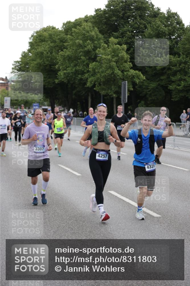29.06.2025 - hella hamburg halbmarathon Jannik Wohlers http://msf.ph/oto/8311803 29.06.2025 10:38:31 Lombardsbrücke 1232, 1390, 1451, 2524, 2534, 2693, 3307, 3745, 3927, 4257, 4320, 4410, 4964, 6062, 6112, 7263, 8367, 8583, 8747, 8783, 9455, 9708, 9974, 9977, 10072, 10554, 10604, 11059, 12028, 12072, 12722, 13060, 13922, 14557, 14558, 14856, 15755, 16181, 16335, 16346, 16388, 18050, 18504 meine-sportfotos.de