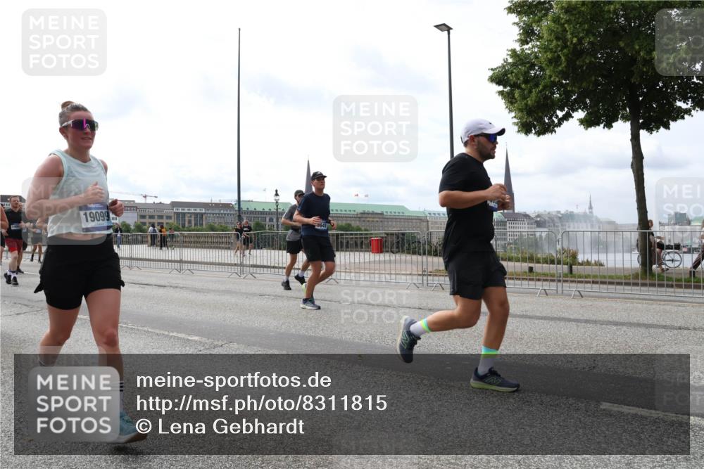 29.06.2025 - hella hamburg halbmarathon Lena Gebhardt http://msf.ph/oto/8311815 29.06.2025 10:22:02 Lombardsbrücke 19099, 1003, 1072, 1158, 1191, 1250, 1294, 1419, 1668, 1958, 1963, 2009, 2022, 2063, 2172, 2315, 2353, 2514, 2529, 2744, 3050, 3172, 3458, 3606, 3768, 3995, 4046, 4113, 4114, 4289, 4366, 4375, 4376, 4829, 4970, 5122, 5641, 5759, 5957, 6086, 6307, 6475, 6676, 6805, 6881, 6977, 7075, 7162, 7612, 7672, 8286, 8431, 8715, 8860, 8884, 8896, 8954, 8959, 9002, 9062, 9369, 9483 meine-sportfotos.de