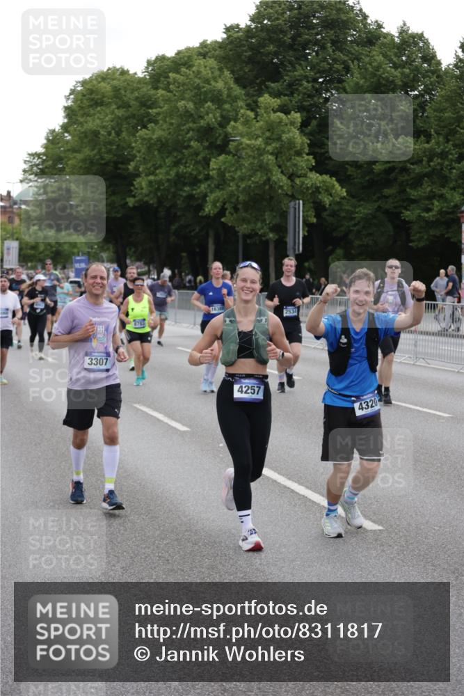 29.06.2025 - hella hamburg halbmarathon Jannik Wohlers http://msf.ph/oto/8311817 29.06.2025 10:38:31 Lombardsbrücke 1232, 1390, 1451, 2524, 2534, 2693, 3307, 3745, 3927, 4257, 4320, 4410, 4964, 6062, 6112, 7263, 8367, 8583, 8747, 8783, 9455, 9708, 9974, 9977, 10072, 10554, 10604, 11059, 12028, 12072, 12722, 13060, 13922, 14557, 14558, 14856, 15755, 16181, 16335, 16346, 16388, 18050, 18504 meine-sportfotos.de