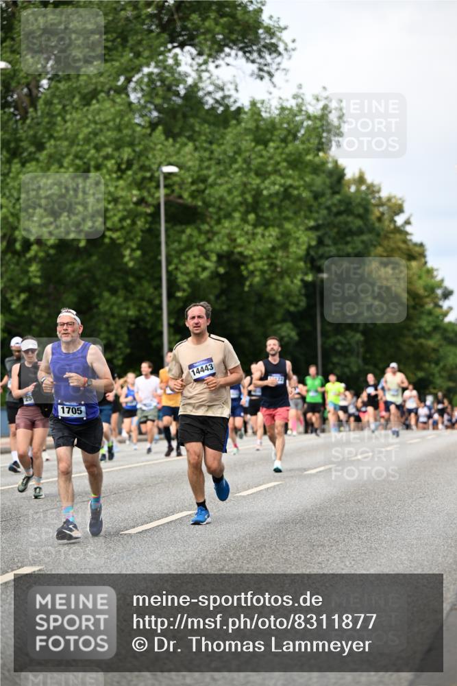 29.06.2025 - hella hamburg halbmarathon Dr. Thomas Lammeyer http://msf.ph/oto/8311877 29.06.2025 10:38:30 Kennedybrücke 1025, 1705, 1764, 1787, 2276, 2376, 2464, 2496, 2510, 2511, 2933, 3145, 3829, 4445, 4479, 4540, 4942, 5096, 5569, 5609, 5691, 6034, 6105, 6109, 6574, 6718, 6727, 6843, 7324, 7329, 7644, 8202, 8282, 8589, 9094, 9448, 9514, 10007, 10071, 10564, 10674, 11122, 11245, 11338, 11432 meine-sportfotos.de