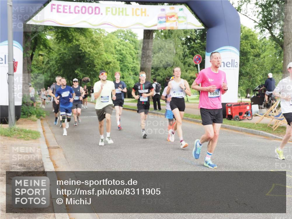 29.06.2025 - hella hamburg halbmarathon MichiJ http://msf.ph/oto/8311905 29.06.2025 10:36:11 Zwischen KM18-KM19 1892, 2340, 6836, 7367, 8216, 10480, 11961, 12149, 12747, 13450, 13570, 15857, 17743 meine-sportfotos.de