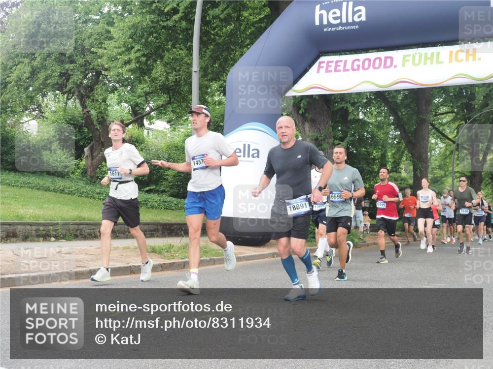 29.06.2025 - hella hamburg halbmarathon KatJ http://msf.ph/oto/8311934 29.06.2025 10:44:48 Zwischen KM18-KM19 1611, 2236, 6595, 7082 meine-sportfotos.de