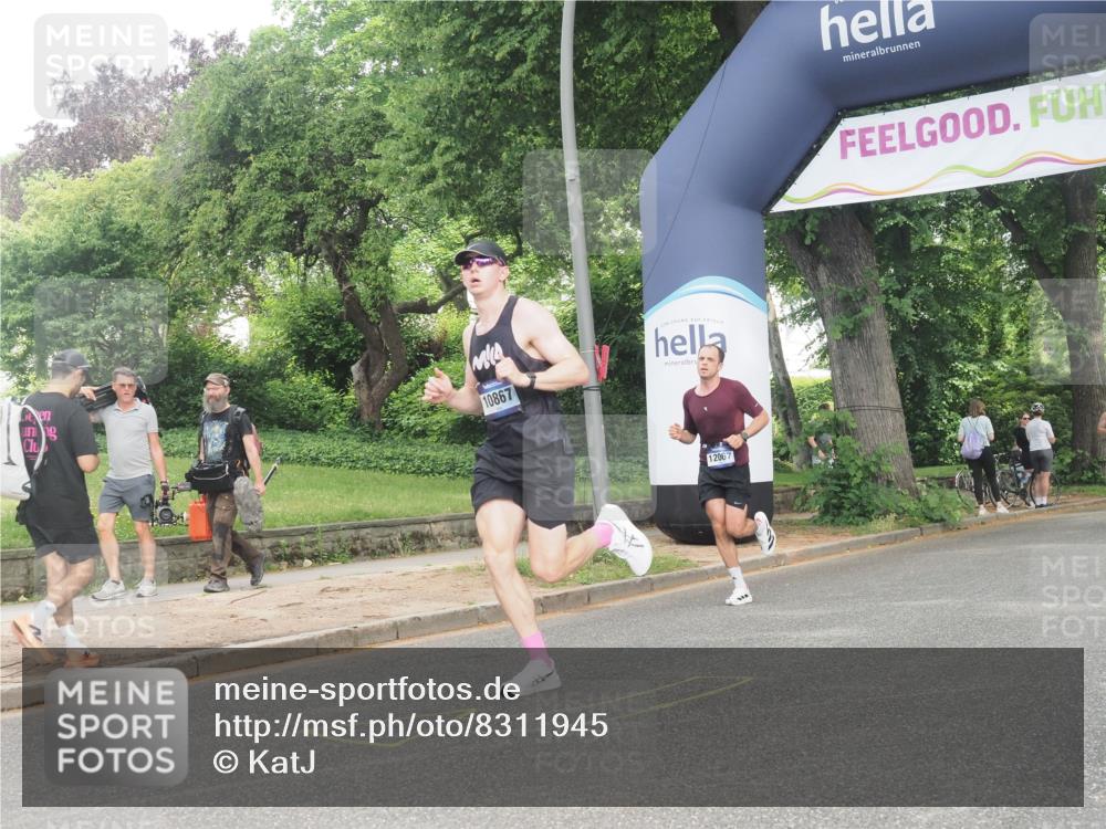 29.06.2025 - hella hamburg halbmarathon KatJ http://msf.ph/oto/8311945 29.06.2025 10:15:24 Zwischen KM18-KM19  meine-sportfotos.de