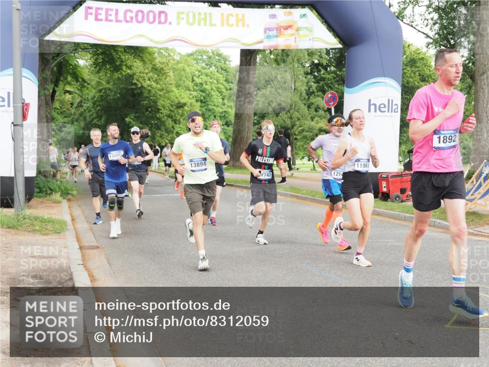 29.06.2025 - hella hamburg halbmarathon MichiJ http://msf.ph/oto/8312059 29.06.2025 10:36:12 Zwischen KM18-KM19 1892, 2340, 6836, 7367, 8216, 10480, 11961, 12149, 12747, 13450, 13570, 13894, 15857, 17743, 18206 meine-sportfotos.de