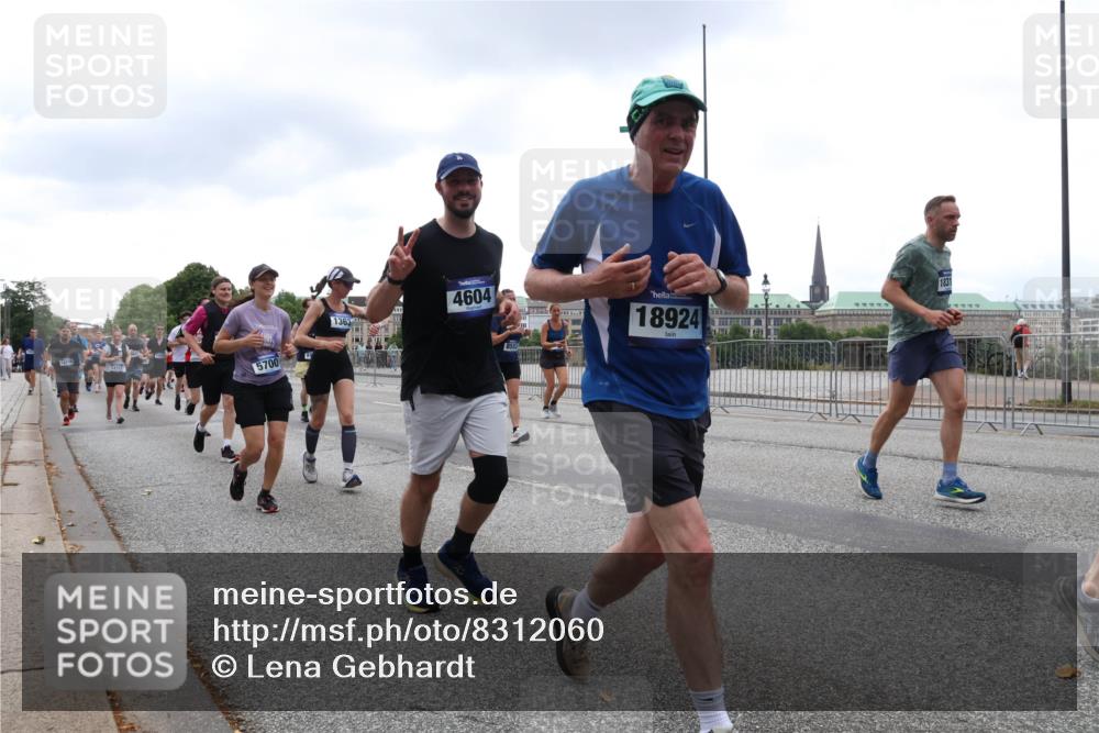 29.06.2025 - hella hamburg halbmarathon Lena Gebhardt http://msf.ph/oto/8312060 29.06.2025 10:47:00 Lombardsbrücke 13754, 5700, 1363, 4604, 8553, 18924, 1831, 1073, 1185, 1286, 1363, 1371, 1375, 1593, 1607, 1704, 1720, 1961, 1999, 2162, 2211, 2320, 2327, 2537, 2555, 2556, 2665, 2981, 3277, 3406, 3407, 3469, 3734, 3823, 4184, 4202, 4239, 4296, 4342, 4355, 4483, 4604, 5111, 5114, 5700, 5796, 5953, 6124, 6161, 6485, 6496, 6740, 6879, 7073, 7412, 7430, 7431, 7767, 7827, 8131, 8477, 8486, 8551, 8553, 8684, 8706, 8967, 9691, 10230, 13969, 14261, 15852, 16882, 16987 meine-sportfotos.de