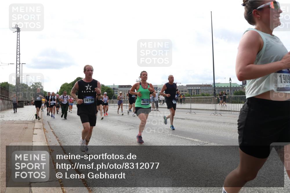 29.06.2025 - hella hamburg halbmarathon Lena Gebhardt http://msf.ph/oto/8312077 29.06.2025 10:22:03 Lombardsbrücke 1294, 16796, 6676, 1909, 1003, 1158, 1191, 1250, 1294, 1419, 1668, 1958, 1963, 2009, 2022, 2063, 2172, 2315, 2353, 2514, 2529, 2744, 3050, 3108, 3172, 3458, 3606, 3768, 3995, 4046, 4113, 4114, 4289, 4366, 4375, 4376, 4829, 4970, 5122, 5641, 5759, 5957, 6086, 6307, 6475, 6676, 6805, 6881, 6977, 7075, 7162, 7612, 7672, 8431, 8715, 8860, 8884, 8896, 8954, 8959, 9002, 9062, 9369 meine-sportfotos.de