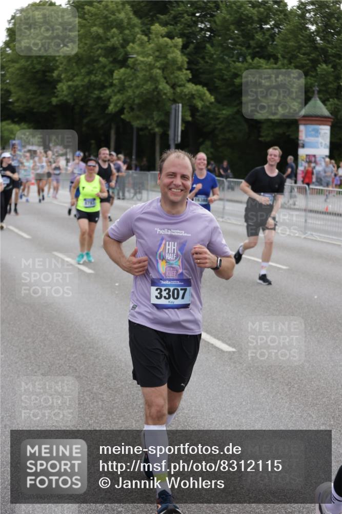 29.06.2025 - hella hamburg halbmarathon Jannik Wohlers http://msf.ph/oto/8312115 29.06.2025 10:38:33 Lombardsbrücke 1232, 1390, 1451, 2524, 2534, 3307, 3745, 3927, 4257, 4320, 4410, 4964, 6062, 6112, 6611, 7263, 8367, 8783, 9455, 9708, 9974, 9977, 10072, 10554, 10604, 10696, 11059, 12028, 12072, 12410, 12722, 13060, 13922, 14557, 14558, 14856, 16181, 16335, 16346, 16388, 16841, 16883, 18050, 18504 meine-sportfotos.de