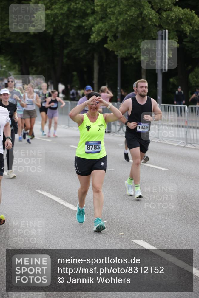 29.06.2025 - hella hamburg halbmarathon Jannik Wohlers http://msf.ph/oto/8312152 29.06.2025 10:38:34 Lombardsbrücke 1232, 1390, 1451, 2524, 2534, 3307, 3745, 3927, 4257, 4320, 4410, 4964, 6062, 6112, 6611, 7263, 7589, 8367, 8457, 8783, 9455, 9708, 9974, 9977, 10072, 10554, 10604, 10696, 11059, 12028, 12092, 12410, 12722, 13060, 13922, 14557, 14558, 14856, 16335, 16388, 16841, 16883, 17313, 18050, 18504 meine-sportfotos.de