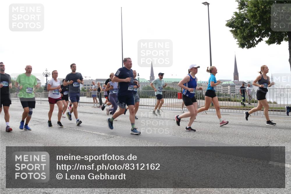 29.06.2025 - hella hamburg halbmarathon Lena Gebhardt http://msf.ph/oto/8312162 29.06.2025 10:37:19 Lombardsbrücke 17388, 5560, 2272, 13783, 4347, 1768, 142, 1022, 1118, 1253, 1276, 1337, 1339, 1488, 1490, 1597, 1819, 1952, 1954, 2016, 2031, 2072, 2104, 2272, 2480, 2486, 2640, 3127, 3165, 3633, 3714, 3873, 3895, 4097, 4347, 4733, 5146, 5171, 5186, 5224, 5538, 5560, 5640, 5786, 5790, 5940, 6172, 6359, 6584, 6804, 6821, 6955, 7085, 7124, 7202, 7235, 7544, 7707, 7777, 7823, 8007, 8257, 8258, 8315, 8758, 8811, 8843, 8936, 8937, 9054, 9055, 9524, 12123, 16680 meine-sportfotos.de