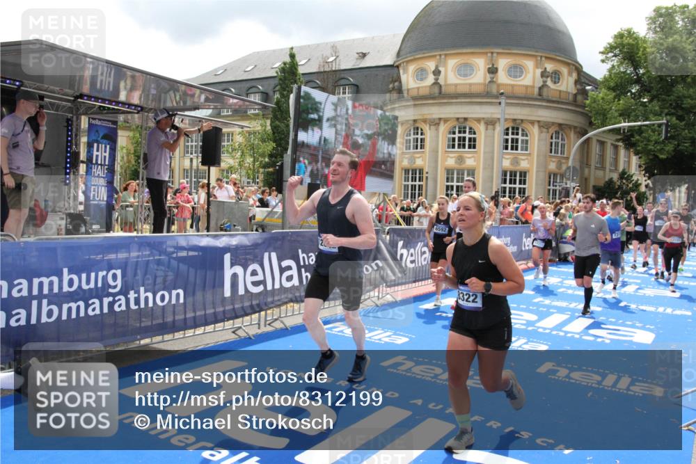 29.06.2025 - hella hamburg halbmarathon Michael Strokosch http://msf.ph/oto/8312199 29.06.2025 10:58:45 Ziel 1319, 2656, 5675, 6592, 7659, 8322, 8929, 10943, 11605, 11846, 12862, 13512, 13694, 13880, 14266, 14902, 15197, 16189, 17839, 18587 meine-sportfotos.de