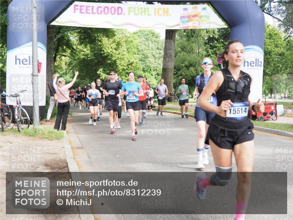 29.06.2025 - hella hamburg halbmarathon MichiJ http://msf.ph/oto/8312239 29.06.2025 11:32:15 Zwischen KM18-KM19 2384, 3295, 3623, 4155, 4885, 5617, 7829, 9187, 11381, 11382, 15514, 16552, 17318 meine-sportfotos.de
