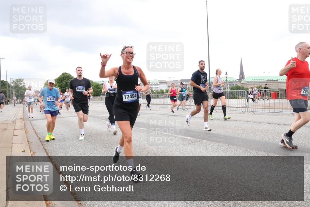 29.06.2025 - hella hamburg halbmarathon Lena Gebhardt http://msf.ph/oto/8312268 29.06.2025 10:56:35 Lombardsbrücke 9435, 16934, 6690, 17494, 7092, 291, 1047, 1113, 1738, 2095, 2143, 2307, 2887, 2915, 2991, 3257, 3348, 3418, 3438, 3516, 3517, 3520, 3614, 3675, 3676, 3953, 3987, 4083, 4094, 4118, 4354, 4773, 5237, 5438, 5580, 5589, 5693, 5757, 5911, 5944, 6348, 6349, 6690, 6968, 7025, 7028, 7090, 7307, 7381, 7711, 8005, 8108, 8150, 8305, 8517, 8606, 8766, 8939, 8943, 9172, 9210, 9383, 9435, 9606, 9910, 9948, 9953, 10555, 10569, 10571, 10740, 10784, 10987 meine-sportfotos.de