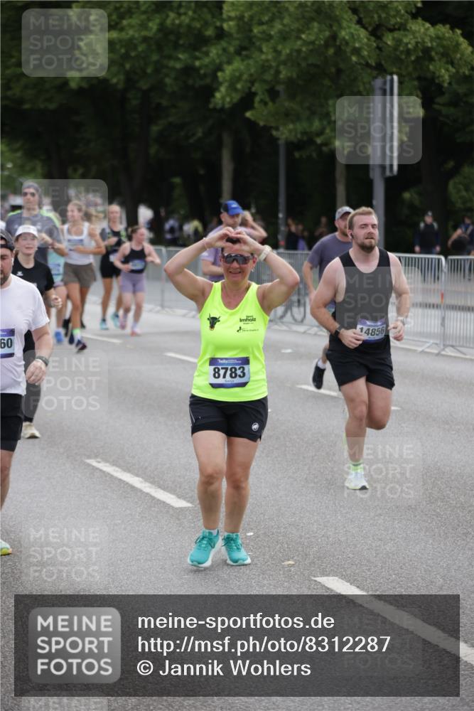 29.06.2025 - hella hamburg halbmarathon Jannik Wohlers http://msf.ph/oto/8312287 29.06.2025 10:38:34 Lombardsbrücke 1232, 1390, 1451, 2524, 2534, 3307, 3745, 3927, 4257, 4320, 4410, 4964, 6062, 6112, 6611, 7263, 7589, 8367, 8457, 8783, 9455, 9708, 9974, 9977, 10072, 10554, 10604, 10696, 11059, 12028, 12092, 12410, 12722, 13060, 13922, 14557, 14558, 14856, 16335, 16388, 16841, 16883, 17313, 18050, 18504 meine-sportfotos.de
