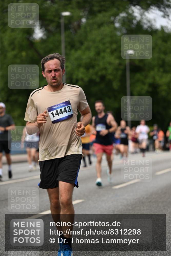 29.06.2025 - hella hamburg halbmarathon Dr. Thomas Lammeyer http://msf.ph/oto/8312298 29.06.2025 10:38:34 Kennedybrücke 1025, 1705, 1787, 2276, 2376, 2464, 2496, 2510, 2511, 2801, 3145, 3829, 4479, 4540, 4942, 5609, 6034, 6105, 6109, 6574, 6718, 6727, 6843, 7324, 7329, 7644, 8021, 8202, 8282, 8589, 9094, 9379, 9448, 9514, 10007, 10564, 10674, 11122, 11245, 11432 meine-sportfotos.de