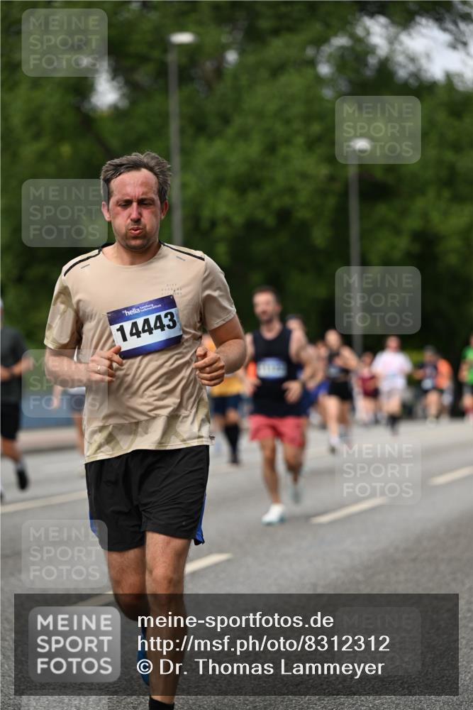 29.06.2025 - hella hamburg halbmarathon Dr. Thomas Lammeyer http://msf.ph/oto/8312312 29.06.2025 10:38:34 Kennedybrücke 1025, 1705, 1787, 2276, 2376, 2464, 2496, 2510, 2511, 2801, 3145, 3829, 4479, 4540, 4942, 5609, 6034, 6105, 6109, 6574, 6718, 6727, 6843, 7324, 7329, 7644, 8021, 8202, 8282, 8589, 9094, 9379, 9448, 9514, 10007, 10564, 10674, 11122, 11245, 11432 meine-sportfotos.de