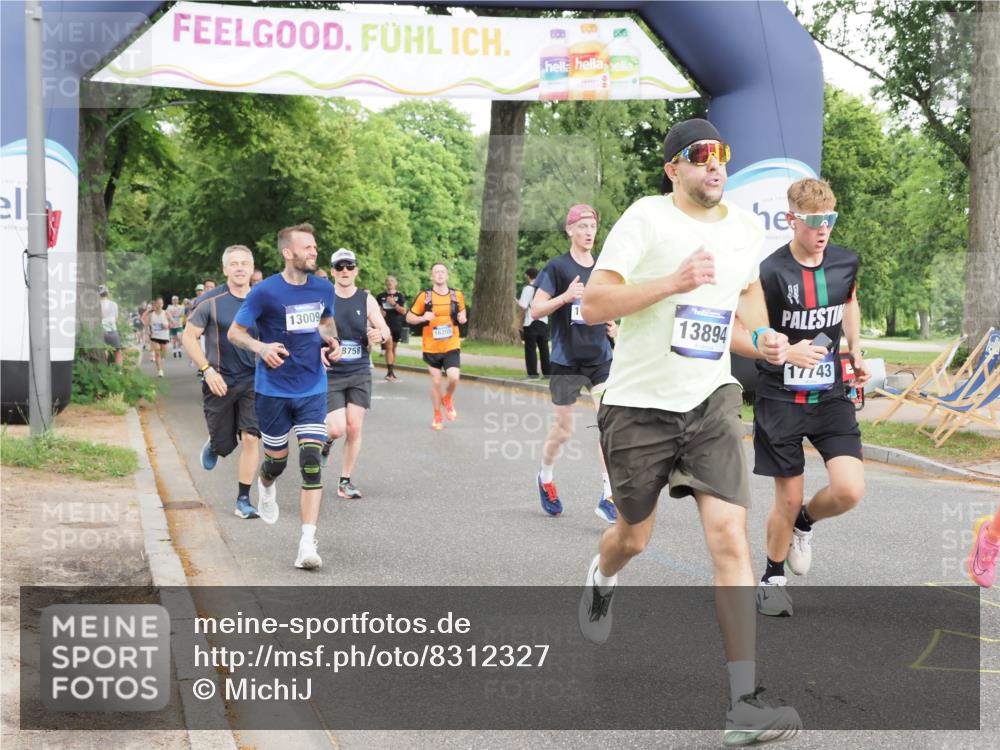 29.06.2025 - hella hamburg halbmarathon MichiJ http://msf.ph/oto/8312327 29.06.2025 10:36:13 Zwischen KM18-KM19 1892, 2340, 7367, 8216, 10480, 11961, 12149, 12747, 13009, 13450, 13570, 13894, 15857, 16205, 17743, 18206, 18758 meine-sportfotos.de