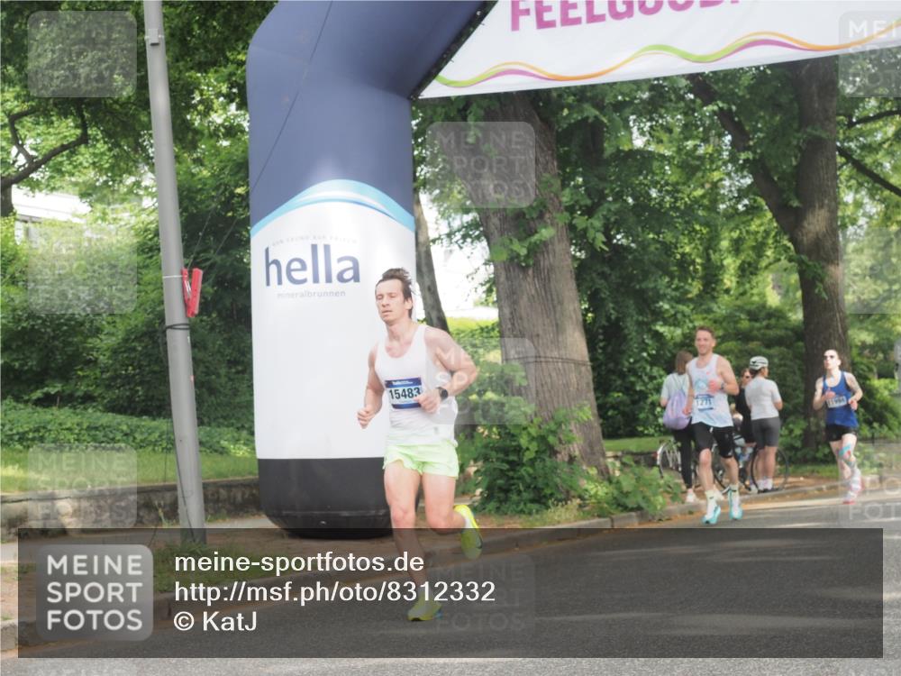 29.06.2025 - hella hamburg halbmarathon KatJ http://msf.ph/oto/8312332 29.06.2025 10:15:27 Zwischen KM18-KM19  meine-sportfotos.de