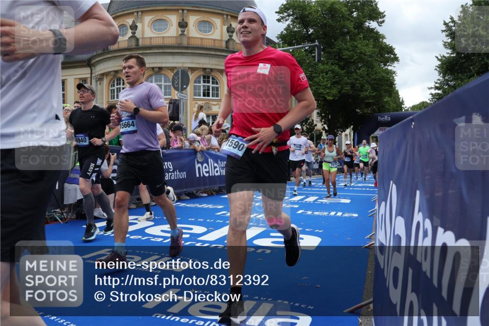 29.06.2025 - hella hamburg halbmarathon Strokosch-Dieckow http://msf.ph/oto/8312392 29.06.2025 10:57:16 Ziel 1387, 1877, 2417, 2676, 4167, 4940, 5926, 6272, 8585, 9450, 9577, 9884, 9934, 10383, 11590, 11612, 12014, 12590, 13664, 13750, 14139, 15110, 15229, 15664, 16625, 16830, 17160, 17660, 17779, 17848, 17993, 19184 meine-sportfotos.de