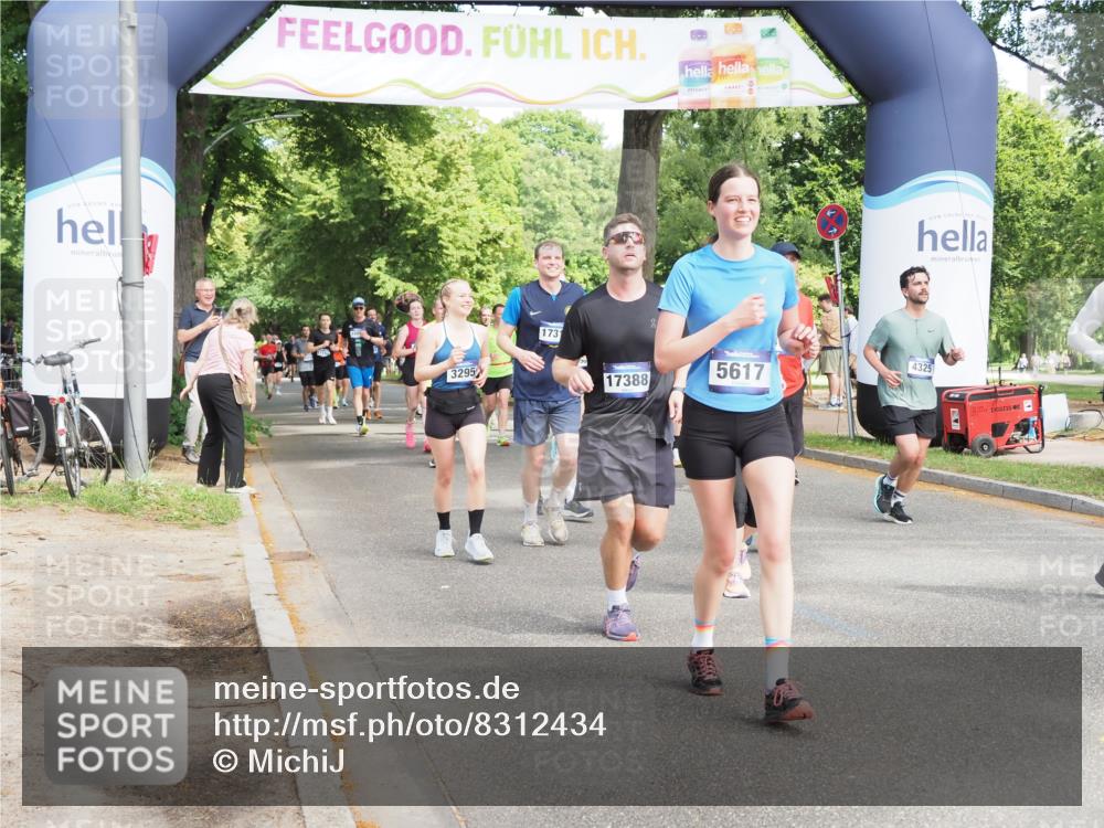 29.06.2025 - hella hamburg halbmarathon MichiJ http://msf.ph/oto/8312434 29.06.2025 11:32:17 Zwischen KM18-KM19 2384, 3295, 4155, 4325, 5617, 7829, 9000, 9187, 11381, 11382, 15514, 16552, 17318, 17388, 17536, 17566 meine-sportfotos.de