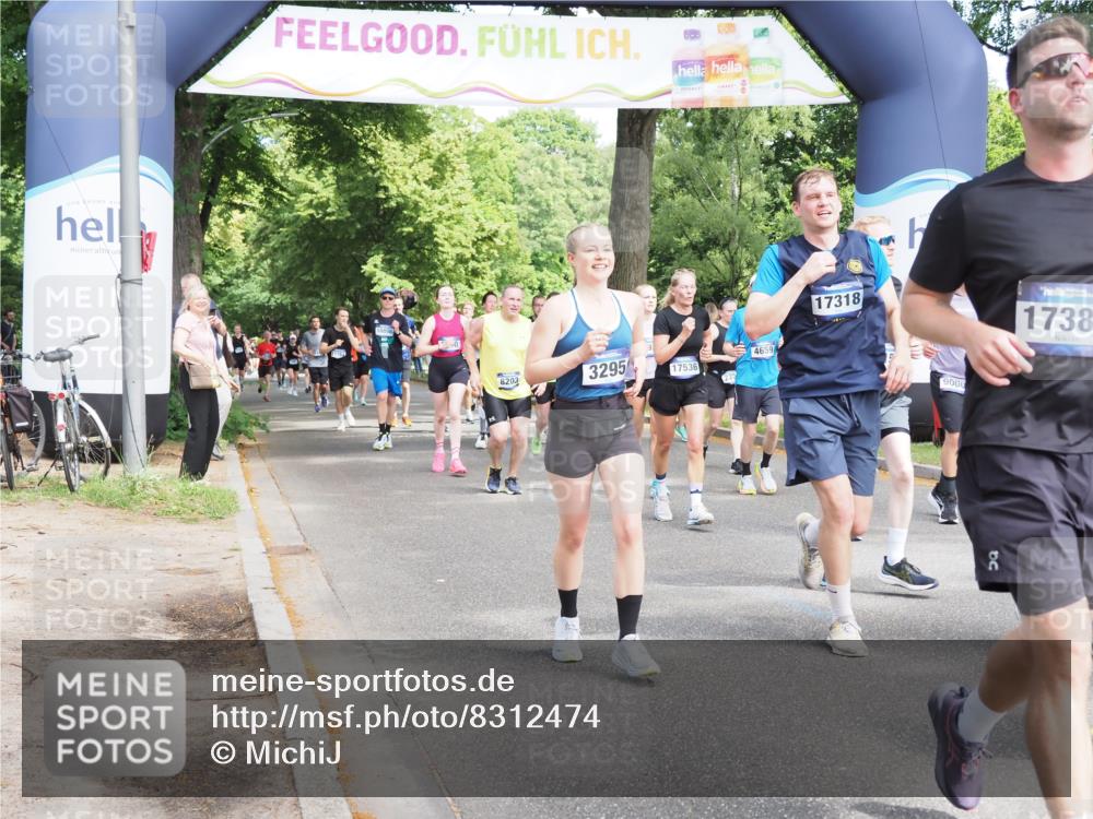29.06.2025 - hella hamburg halbmarathon MichiJ http://msf.ph/oto/8312474 29.06.2025 11:32:19 Zwischen KM18-KM19 2254, 3295, 4155, 4325, 4523, 4659, 5617, 7293, 7829, 9000, 9187, 12152, 12981, 15514, 16552, 17318, 17388, 17536, 17566 meine-sportfotos.de