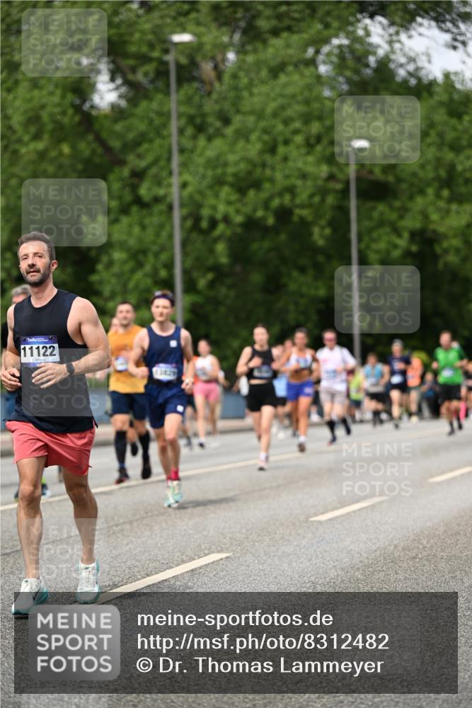 29.06.2025 - hella hamburg halbmarathon Dr. Thomas Lammeyer http://msf.ph/oto/8312482 29.06.2025 10:38:36 Kennedybrücke 1025, 1705, 1787, 2276, 2376, 2464, 2496, 2510, 2511, 2801, 3145, 3420, 3829, 4479, 4540, 4942, 5609, 6034, 6105, 6109, 6574, 6718, 6727, 6843, 7324, 7329, 7644, 8021, 8202, 8282, 8589, 9094, 9379, 9448, 9514, 10007, 10674, 11122, 11245, 11432 meine-sportfotos.de