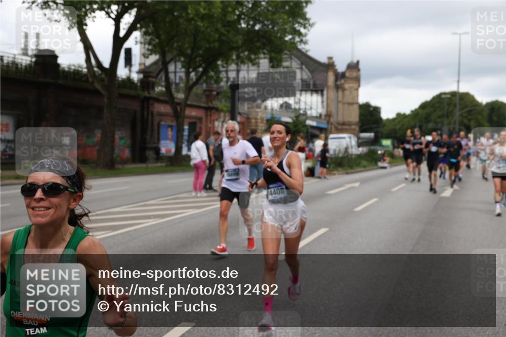 29.06.2025 - hella hamburg halbmarathon Yannick Fuchs http://msf.ph/oto/8312492 29.06.2025 10:50:38 20KM 1583, 1955, 2034, 2083, 2741, 3413, 3836, 4152, 4940, 5418, 5492, 5570, 6399, 6416, 6835, 7037, 7716, 8393, 8542, 8652, 8669, 8825, 9488, 9727, 9820, 9884, 9907, 9934, 10093, 10212, 10665, 11083, 11212, 12014, 12348, 12440, 12523, 12590, 12712, 13394, 13666, 13691, 13750, 14139, 14408, 14588, 14678, 14867, 15097, 15407, 15431, 15695, 15712, 16113, 16121, 16257, 16261, 16634, 16679, 17268, 17660, 17993, 18208, 18652, 18719, 18899, 19091, 19184 meine-sportfotos.de