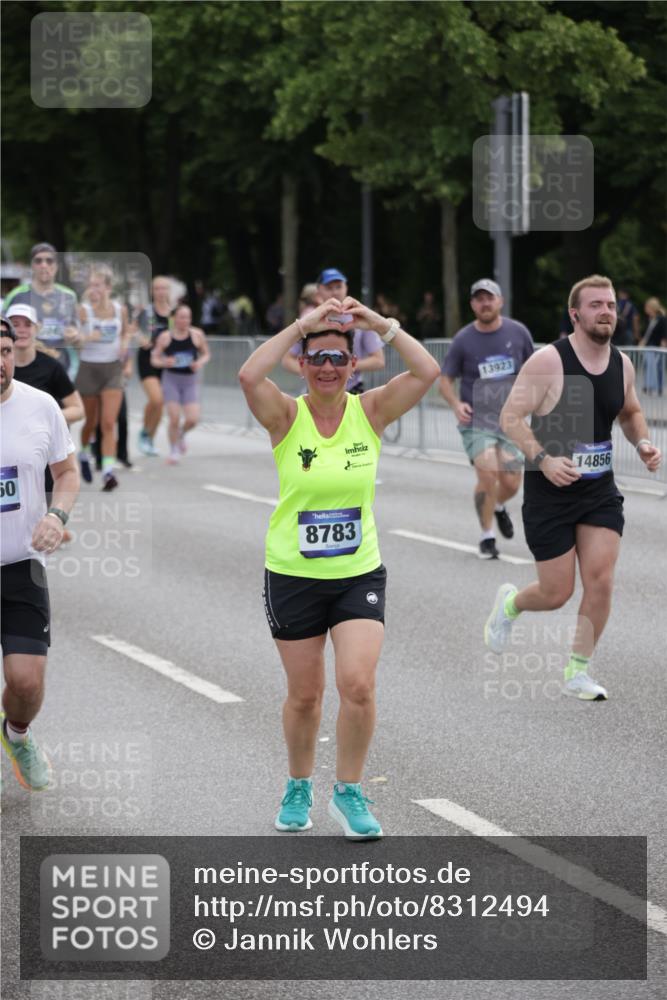 29.06.2025 - hella hamburg halbmarathon Jannik Wohlers http://msf.ph/oto/8312494 29.06.2025 10:38:35 Lombardsbrücke 1232, 1390, 1451, 2524, 2534, 3307, 3745, 3927, 4257, 4320, 4410, 4964, 6062, 6112, 6611, 7263, 7589, 8367, 8457, 8783, 9708, 9974, 9977, 10072, 10554, 10604, 10696, 11059, 12028, 12090, 12092, 12410, 12722, 13060, 13922, 14557, 14558, 14856, 16335, 16388, 16841, 16883, 17313, 18050, 18504 meine-sportfotos.de