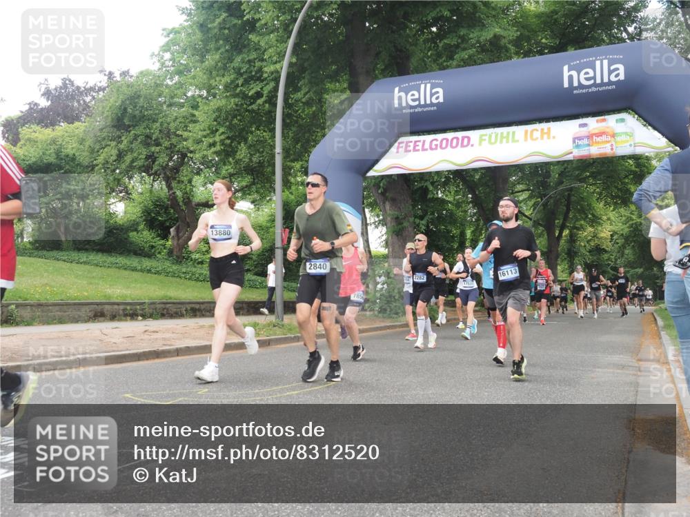 29.06.2025 - hella hamburg halbmarathon KatJ http://msf.ph/oto/8312520 29.06.2025 10:44:52 Zwischen KM18-KM19 1611, 2282, 2806, 2840, 6595, 7856 meine-sportfotos.de