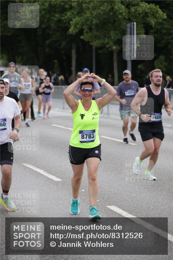 29.06.2025 - hella hamburg halbmarathon Jannik Wohlers http://msf.ph/oto/8312526 29.06.2025 10:38:35 Lombardsbrücke 1232, 1390, 1451, 2524, 2534, 3307, 3745, 3927, 4257, 4320, 4410, 4964, 6062, 6112, 6611, 7263, 7589, 8367, 8457, 8783, 9708, 9974, 9977, 10072, 10554, 10604, 10696, 11059, 12028, 12090, 12092, 12410, 12722, 13060, 13922, 14557, 14558, 14856, 16335, 16388, 16841, 16883, 17313, 18050, 18504 meine-sportfotos.de