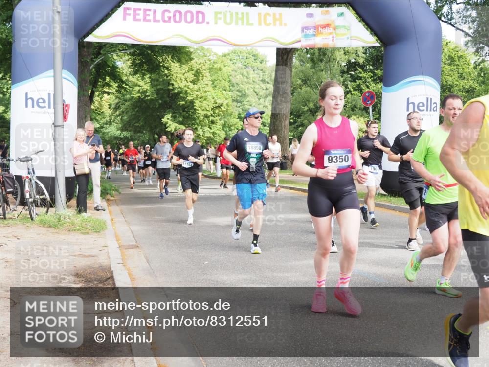 29.06.2025 - hella hamburg halbmarathon MichiJ http://msf.ph/oto/8312551 29.06.2025 11:32:23 Zwischen KM18-KM19 1961, 2254, 3295, 3401, 4155, 4202, 4296, 4325, 4523, 4659, 7293, 8203, 8967, 9000, 9350, 10512, 11164, 11468, 12152, 12981, 16552, 17288, 17388, 17536, 17566, 18580, 18898 meine-sportfotos.de