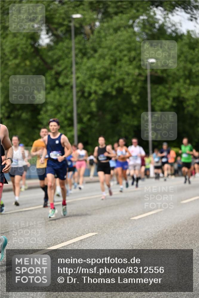 29.06.2025 - hella hamburg halbmarathon Dr. Thomas Lammeyer http://msf.ph/oto/8312556 29.06.2025 10:38:36 Kennedybrücke 1025, 1705, 1787, 2276, 2376, 2464, 2496, 2510, 2511, 2801, 3145, 3420, 3829, 4479, 4540, 4942, 5609, 6034, 6105, 6109, 6574, 6718, 6727, 6843, 7324, 7329, 7644, 8021, 8202, 8282, 8589, 9094, 9379, 9448, 9514, 10007, 10674, 11122, 11245, 11432 meine-sportfotos.de