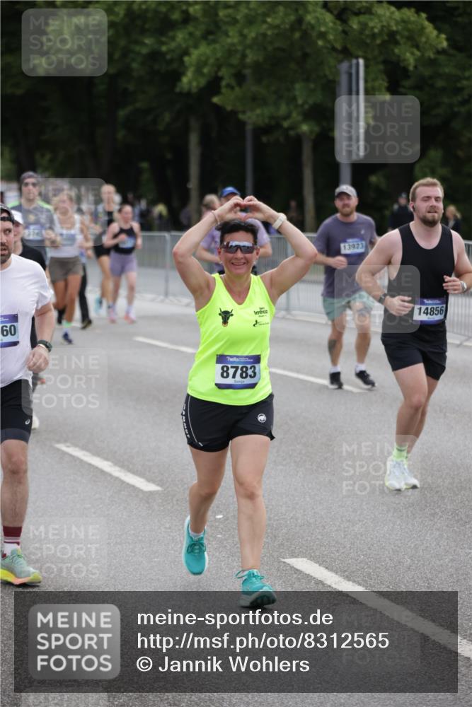 29.06.2025 - hella hamburg halbmarathon Jannik Wohlers http://msf.ph/oto/8312565 29.06.2025 10:38:35 Lombardsbrücke 1232, 1390, 1451, 2524, 2534, 3307, 3745, 3927, 4257, 4320, 4410, 4964, 6062, 6112, 6611, 7263, 7589, 8367, 8457, 8783, 9708, 9974, 9977, 10072, 10554, 10604, 10696, 11059, 12028, 12090, 12092, 12410, 12722, 13060, 13922, 14557, 14558, 14856, 16335, 16388, 16841, 16883, 17313, 18050, 18504 meine-sportfotos.de