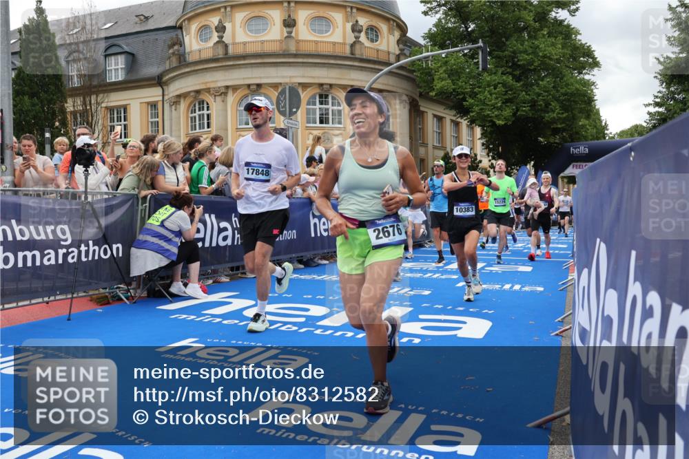 29.06.2025 - hella hamburg halbmarathon Strokosch-Dieckow http://msf.ph/oto/8312582 29.06.2025 10:57:18 Ziel 1387, 1877, 2417, 2676, 4167, 4940, 5926, 6272, 8585, 9450, 9577, 9727, 9884, 9934, 10383, 11590, 11612, 12014, 12590, 13394, 13664, 13750, 15110, 15229, 15664, 16625, 16830, 17160, 17660, 17779, 17828, 17848, 17993, 19184 meine-sportfotos.de