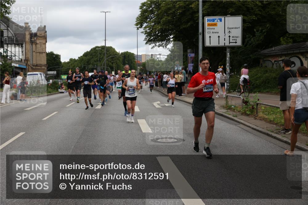 29.06.2025 - hella hamburg halbmarathon Yannick Fuchs http://msf.ph/oto/8312591 29.06.2025 10:50:38 20KM 1583, 1955, 2034, 2083, 2741, 3413, 3836, 4152, 4940, 5418, 5492, 5570, 6399, 6416, 6835, 7037, 7716, 8393, 8542, 8652, 8669, 8825, 9488, 9727, 9820, 9884, 9907, 9934, 10093, 10212, 10665, 11083, 11212, 12014, 12348, 12440, 12523, 12590, 12712, 13394, 13666, 13691, 13750, 14139, 14408, 14588, 14678, 14867, 15097, 15407, 15431, 15695, 15712, 16113, 16121, 16257, 16261, 16634, 16679, 17268, 17660, 17993, 18208, 18652, 18719, 18899, 19091, 19184 meine-sportfotos.de