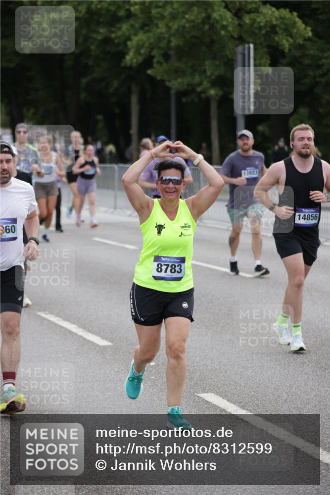 29.06.2025 - hella hamburg halbmarathon Jannik Wohlers http://msf.ph/oto/8312599 29.06.2025 10:38:35 Lombardsbrücke 1232, 1390, 1451, 2524, 2534, 3307, 3745, 3927, 4257, 4320, 4410, 4964, 6062, 6112, 6611, 7263, 7589, 8367, 8457, 8783, 9708, 9974, 9977, 10072, 10554, 10604, 10696, 11059, 12028, 12090, 12092, 12410, 12722, 13060, 13922, 14557, 14558, 14856, 16335, 16388, 16841, 16883, 17313, 18050, 18504 meine-sportfotos.de