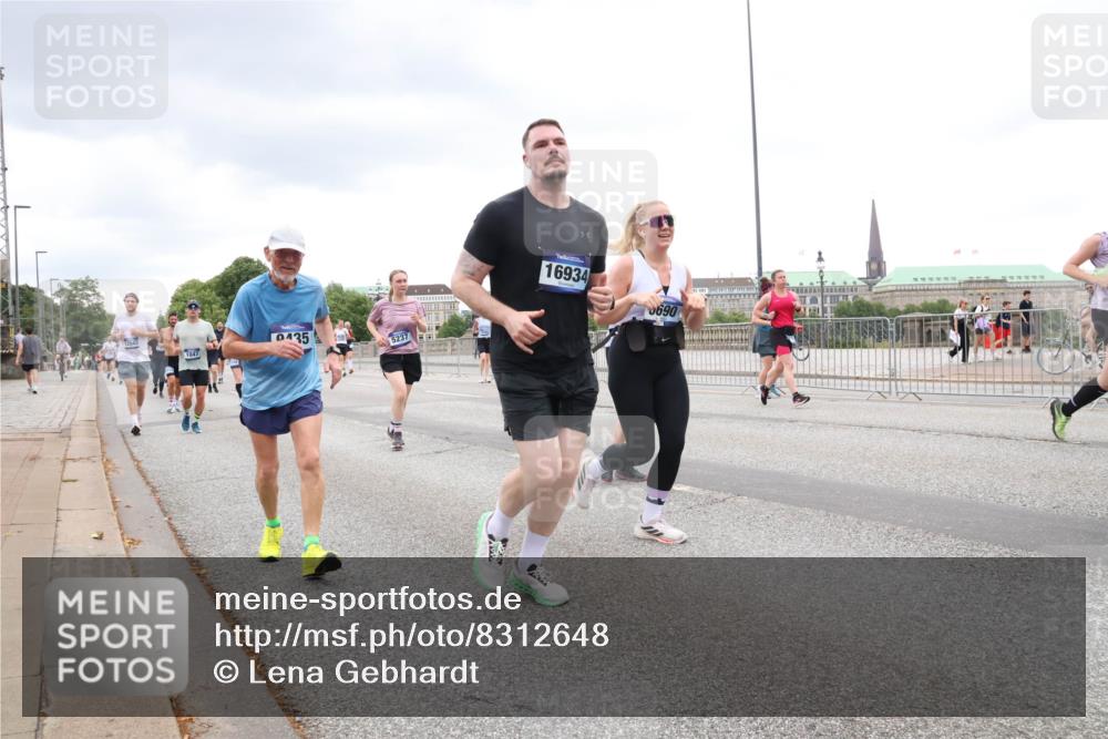 29.06.2025 - hella hamburg halbmarathon Lena Gebhardt http://msf.ph/oto/8312648 29.06.2025 10:56:36 Lombardsbrücke 0435, 1047, 5237, 16934, 0690, 1047, 1113, 1738, 2095, 2143, 2307, 2887, 2915, 2932, 2991, 3257, 3348, 3418, 3438, 3516, 3517, 3520, 3614, 3675, 3676, 3953, 3987, 4083, 4094, 4118, 4773, 5237, 5438, 5580, 5589, 5693, 5757, 5911, 5944, 6348, 6349, 6690, 6968, 7025, 7028, 7090, 7307, 7381, 7711, 8005, 8108, 8150, 8517, 8606, 8766, 8939, 8943, 9172, 9210, 9383, 9435, 9606, 9910, 9948, 9953, 10555, 10569, 10571, 10740, 10784, 10987 meine-sportfotos.de
