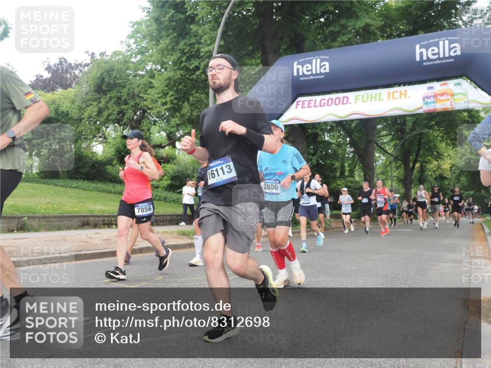 29.06.2025 - hella hamburg halbmarathon KatJ http://msf.ph/oto/8312698 29.06.2025 10:44:53 Zwischen KM18-KM19 1611, 2282, 2806, 2840, 2907, 6104, 6595, 7856 meine-sportfotos.de