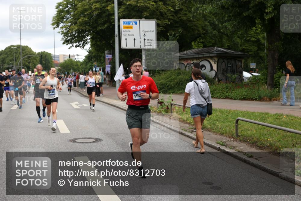 29.06.2025 - hella hamburg halbmarathon Yannick Fuchs http://msf.ph/oto/8312703 29.06.2025 10:50:39 20KM 1583, 1955, 2034, 2083, 2741, 3413, 3836, 4152, 4940, 5418, 5492, 5570, 6399, 6416, 6835, 7716, 8393, 8542, 8652, 8669, 8825, 9488, 9727, 9820, 9884, 9907, 9934, 10093, 10133, 10212, 10665, 11083, 11212, 12014, 12348, 12440, 12523, 12590, 12712, 13394, 13666, 13691, 13750, 14139, 14408, 14588, 14678, 14867, 15097, 15407, 15431, 15695, 15712, 16113, 16121, 16257, 16261, 16470, 16634, 16679, 17268, 17993, 18208, 18652, 18719, 18899, 19091, 19184 meine-sportfotos.de