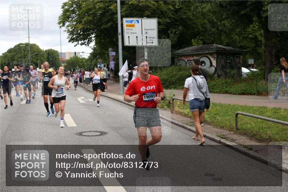 29.06.2025 - hella hamburg halbmarathon Yannick Fuchs http://msf.ph/oto/8312773 29.06.2025 10:50:39 20KM 1583, 1955, 2034, 2083, 2741, 3413, 3836, 4152, 4940, 5418, 5492, 5570, 6399, 6416, 6835, 7716, 8393, 8542, 8652, 8669, 8825, 9488, 9727, 9820, 9884, 9907, 9934, 10093, 10133, 10212, 10665, 11083, 11212, 12014, 12348, 12440, 12523, 12590, 12712, 13394, 13666, 13691, 13750, 14139, 14408, 14588, 14678, 14867, 15097, 15407, 15431, 15695, 15712, 16113, 16121, 16257, 16261, 16470, 16634, 16679, 17268, 17993, 18208, 18652, 18719, 18899, 19091, 19184 meine-sportfotos.de