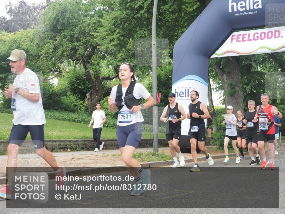 29.06.2025 - hella hamburg halbmarathon KatJ http://msf.ph/oto/8312780 29.06.2025 10:44:55 Zwischen KM18-KM19 2282, 2806, 2840, 2907, 5341, 6104, 6595, 7856 meine-sportfotos.de