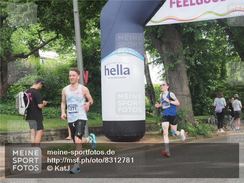 29.06.2025 - hella hamburg halbmarathon KatJ http://msf.ph/oto/8312781 29.06.2025 10:15:30 Zwischen KM18-KM19 1271 meine-sportfotos.de