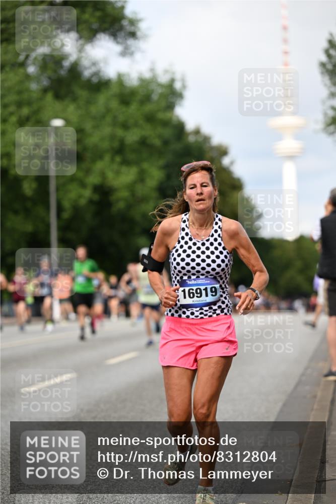 29.06.2025 - hella hamburg halbmarathon Dr. Thomas Lammeyer http://msf.ph/oto/8312804 29.06.2025 10:38:38 Kennedybrücke 1025, 1705, 1787, 2376, 2496, 2510, 2511, 2801, 3145, 3420, 3829, 4479, 4540, 4942, 5609, 6034, 6105, 6109, 6718, 6727, 6843, 7324, 7329, 7644, 8021, 8202, 8589, 8965, 9094, 9379, 9448, 9514, 10674, 11122, 11245, 11432 meine-sportfotos.de