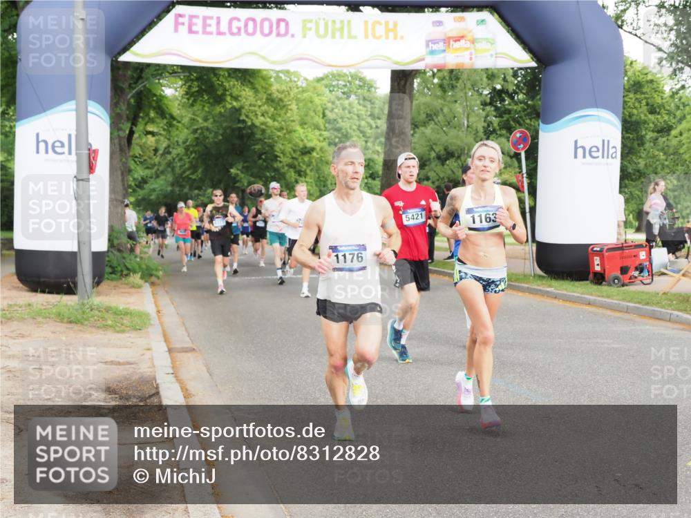 29.06.2025 - hella hamburg halbmarathon MichiJ http://msf.ph/oto/8312828 29.06.2025 10:36:21 Zwischen KM18-KM19 1163, 1176, 1914, 2260, 5421, 6377, 6923, 8889, 11779, 13009, xxx, 14383, 14511, 15590, 16205, 17905, 18251, 18758, 18815, 18974 meine-sportfotos.de