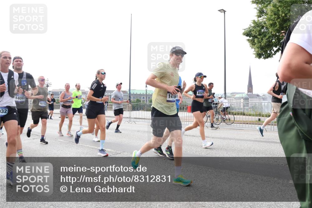 29.06.2025 - hella hamburg halbmarathon Lena Gebhardt http://msf.ph/oto/8312831 29.06.2025 10:22:08 Lombardsbrücke 032, 14061, 10710, 9327, 14161, 1003, 1158, 1187, 1191, 1250, 1294, 1419, 1598, 1668, 1958, 1963, 2009, 2022, 2063, 2172, 2315, 2351, 2353, 2514, 2529, 2744, 3050, 3108, 3172, 3458, 3606, 3768, 3910, 3946, 3995, 4046, 4113, 4114, 4131, 4289, 4366, 4375, 4376, 4556, 4559, 4829, 4970, 5079, 5641, 5838, 6030, 6048, 6049, 6303, 6307, 6347, 6475, 6676, 6805, 6820, 6881, 6977, 7075, 7162, 7612, 7672, 7794, 8431, 8715, 8855, 8860, 8884, 8954, 8959, 9002, 9062 meine-sportfotos.de
